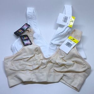 2 Pack of Wire-Free Hane’s Comfort Flex Fit Medium